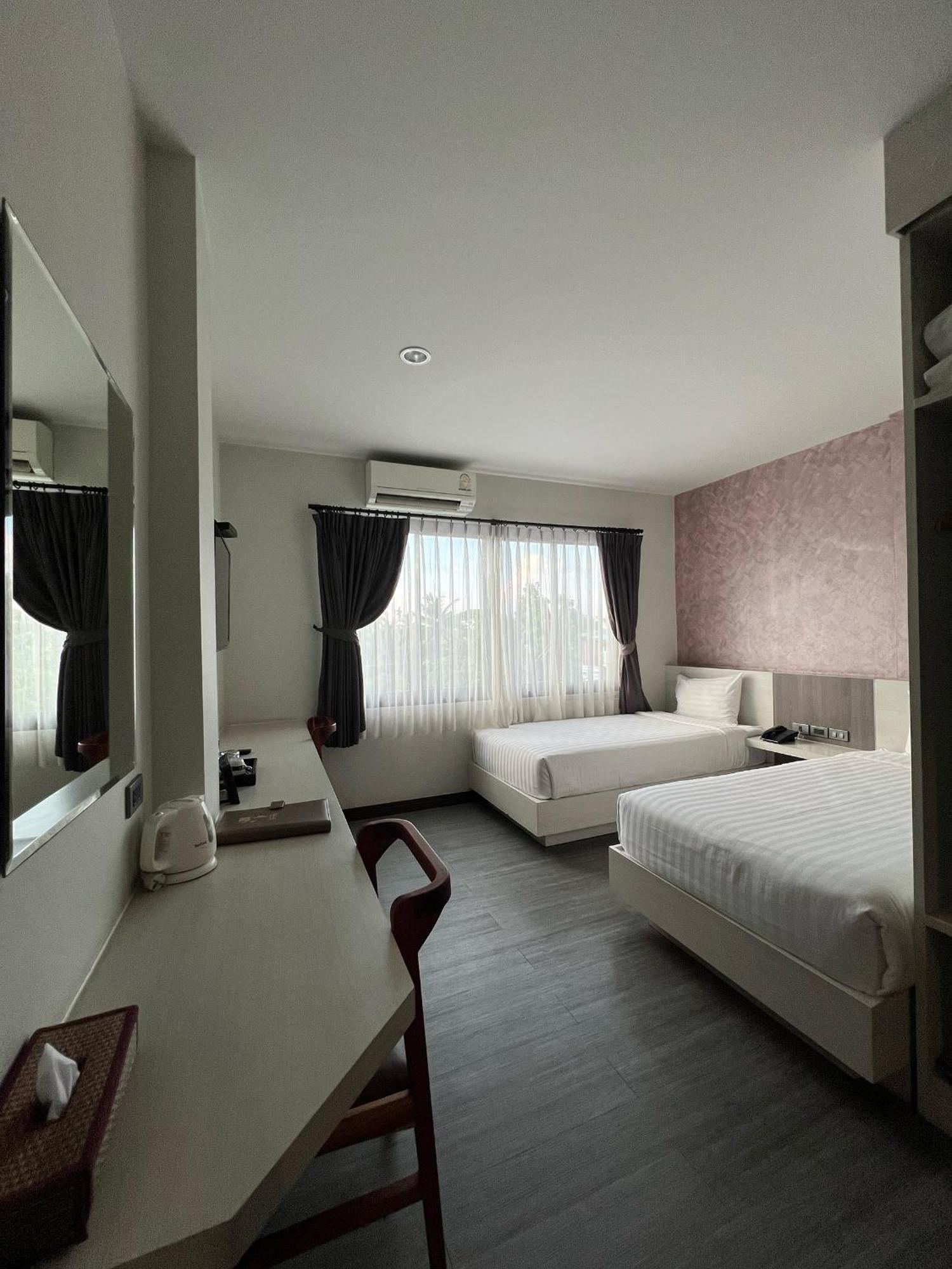 Socool Grand Hotel Nang Rong Eksteriør bilde